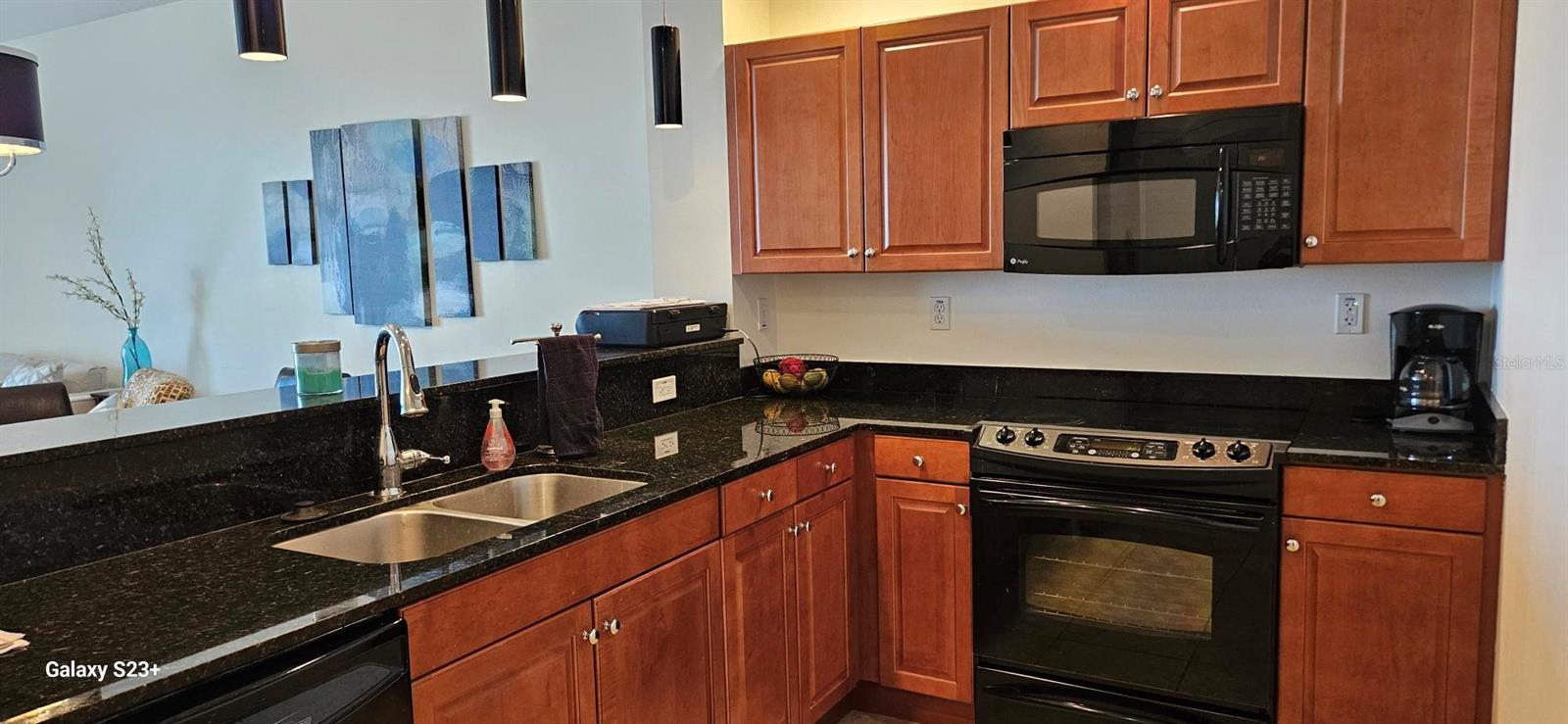 STATION SQUARE CONDO - Residential