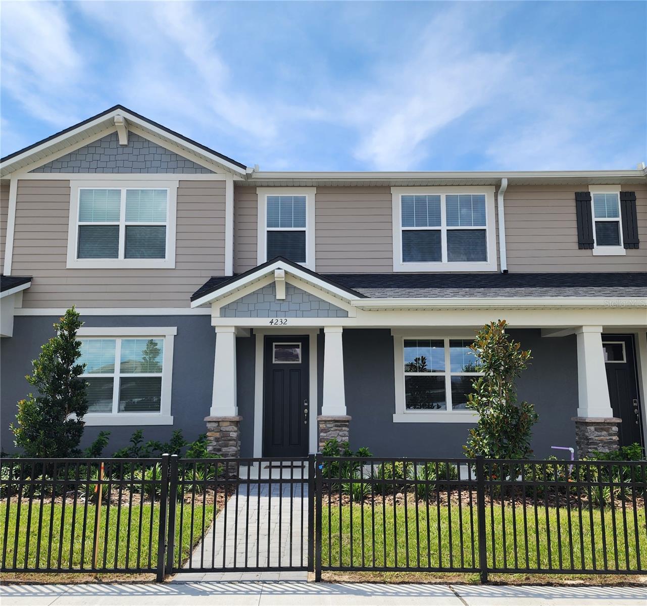 For Rent – Brand New Townhome in North Apopka
Welcome to your new home at 4232 Sadler Rd, a brand-new townhome ready for its first tenants! This beautiful property offers 3 spacious bedrooms and 2.5 bathrooms, designed for modern living and comfort.
The home comes fully equipped with all appliances, including washer and dryer, so you can move in hassle-free.
Located in North Apopka, you’ll enjoy quick access to major highways, top-rated schools, parks, and shopping centers. A Publix is only 5 minutes away, and you’re just a short drive from Downtown Orlando, Mount Dora, and Winter Garden—giving you endless options for dining, shopping, and entertainment.
The community itself offers fantastic amenities, including a pool & Cabana, playground, and dog park. It’s a quiet, boutique neighborhood where you can enjoy both comfort and convenience.
Don’t miss the chance to live in a beautiful, never-before-lived-in home in one of Apopka’s most desirable locations! Text me for showings