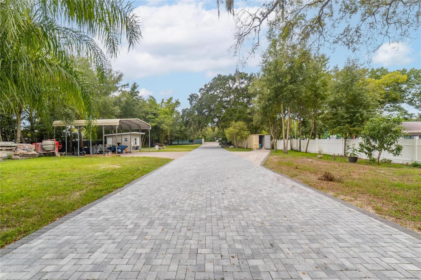 201 S LAKEWOOD DRIVE