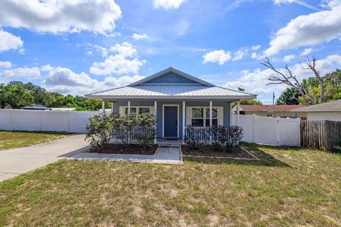Photo of 431 Midway Avenue, Mascotte, FL 34753 (MLS # G5112865)