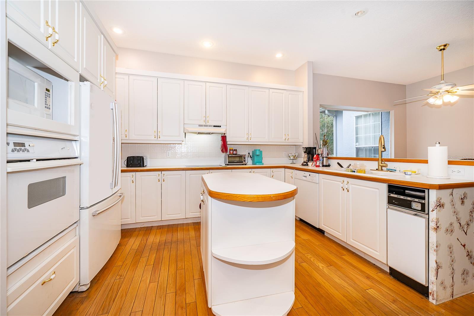 SUSAN WOODS - Residential