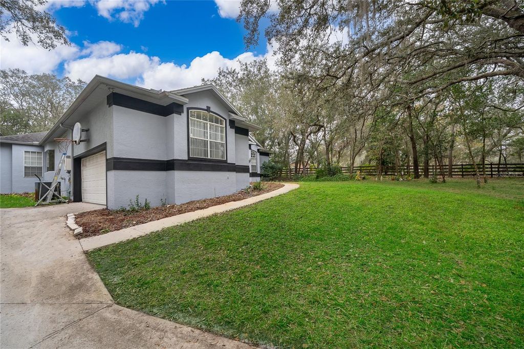 Photo of 125 E Trade Winds Road, Winter Springs, FL 32708 (MLS # O6373594)