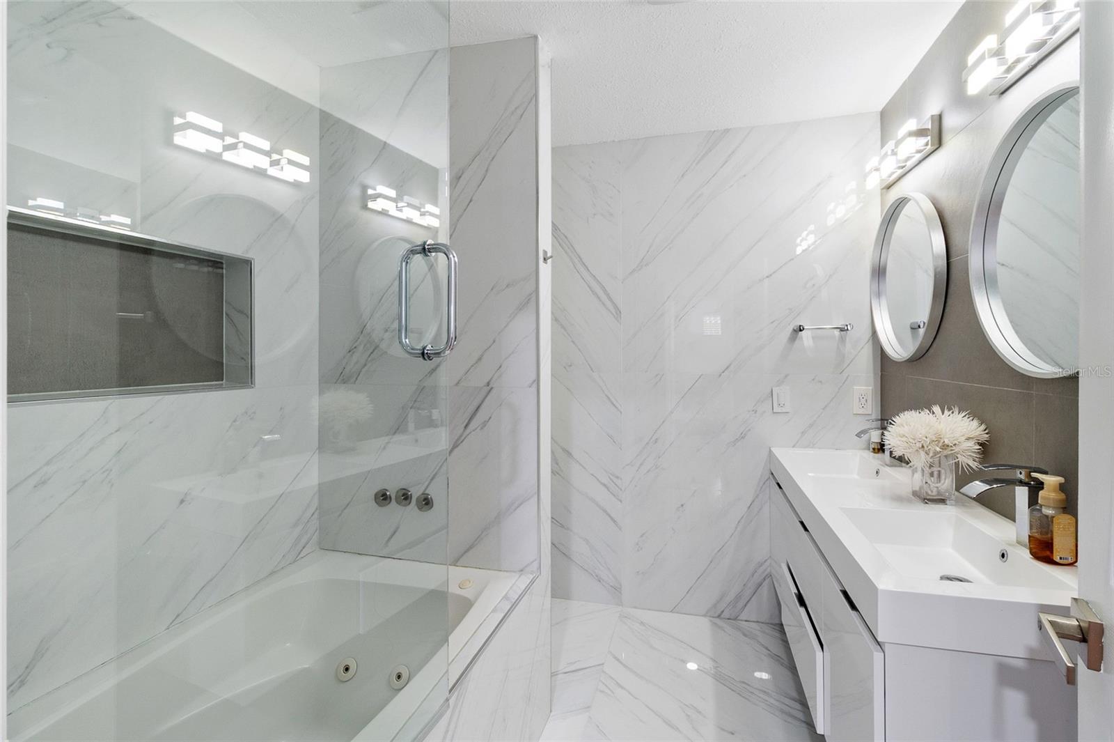 FAIR OAKS 2ND ADD - Residential Lease