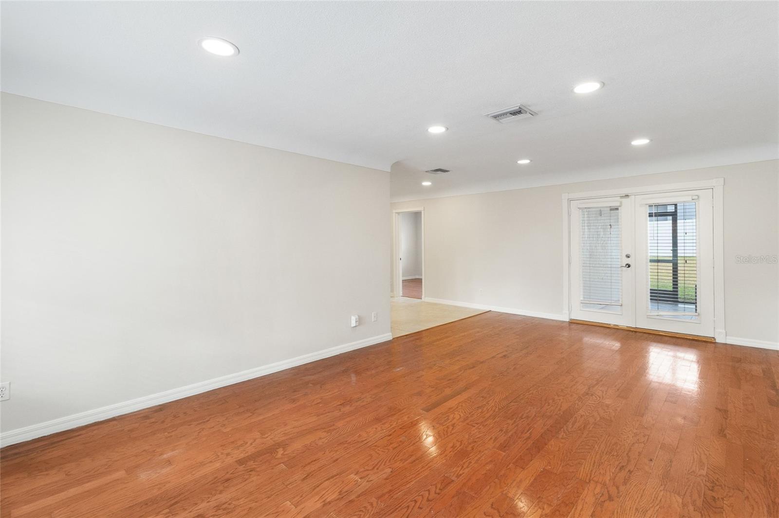 FAIR OAKS 2ND ADD - Residential Lease