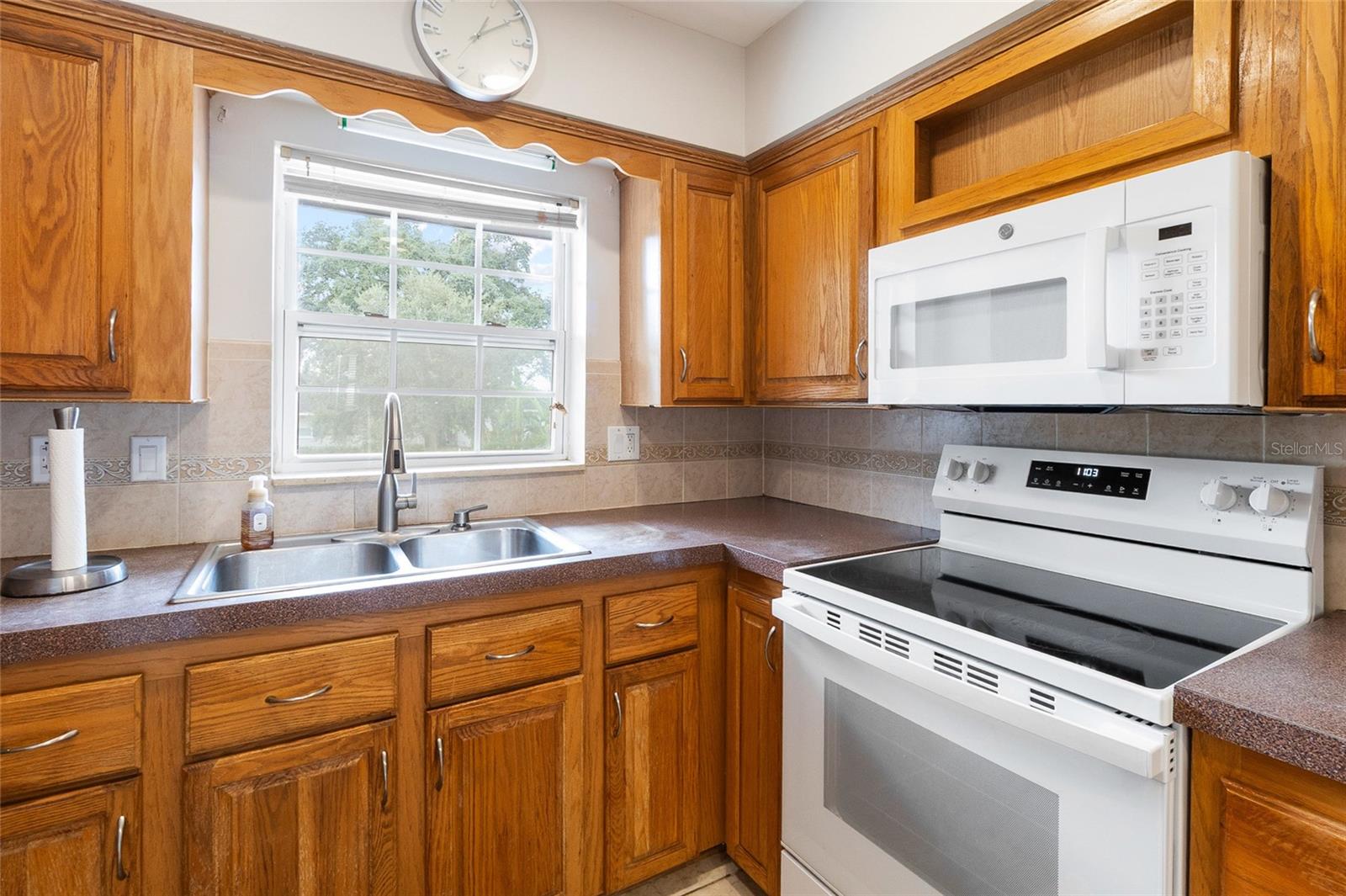 FAIR OAKS 2ND ADD - Residential Lease