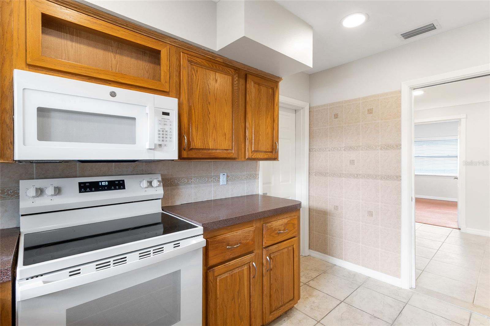 FAIR OAKS 2ND ADD - Residential Lease