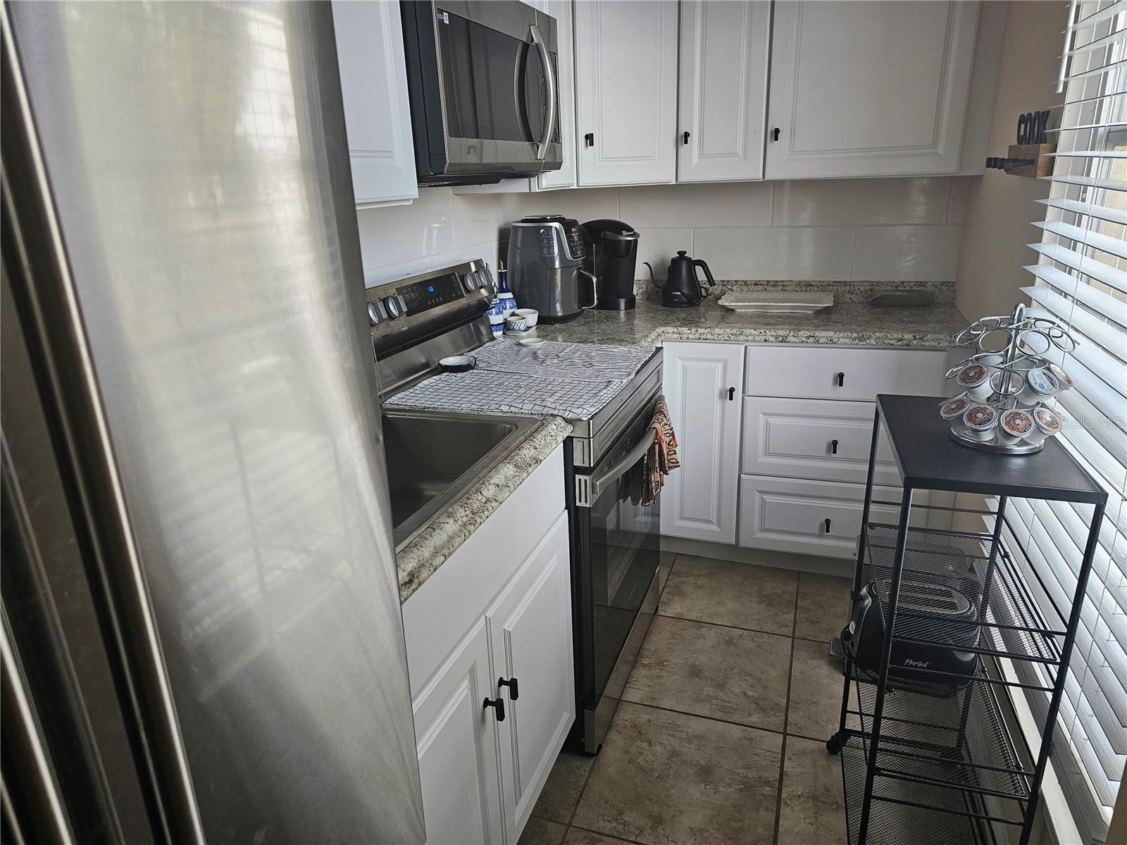 LAKESHORE CLUB - Residential