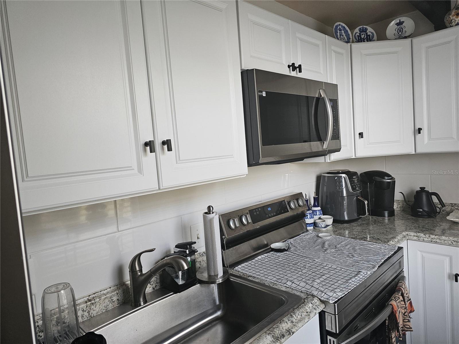 LAKESHORE CLUB - Residential