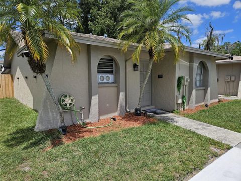 Single Family Residence in TAMPA FL 13042 LEVERINGTON STREET.jpg