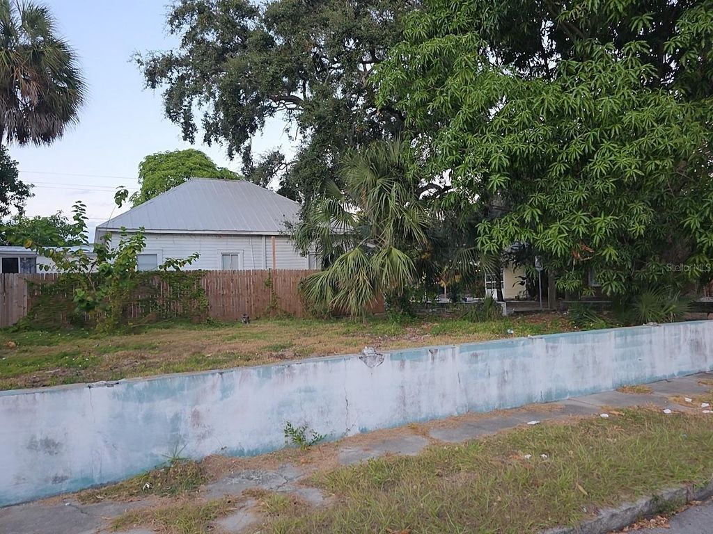 Photo of 2604 N 10th Street, Tampa, FL 33605 (MLS # TB8452743)