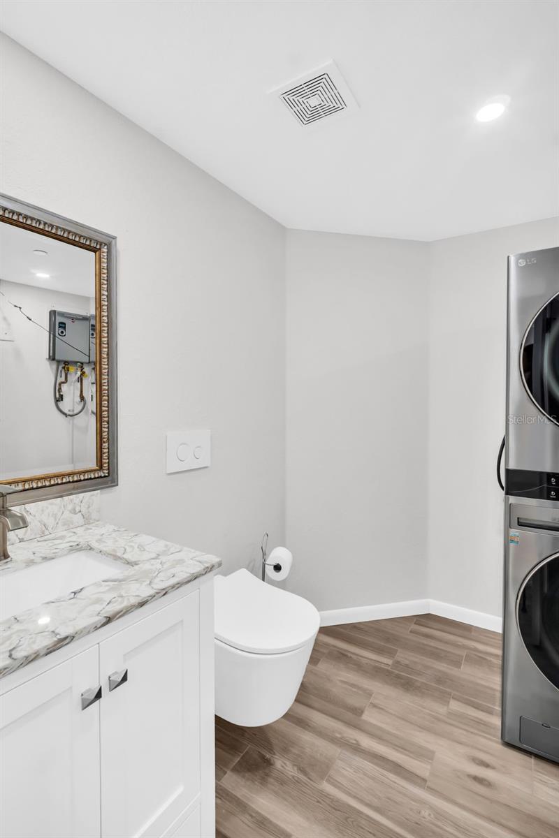 BAYFRONT TOWER CONDO - Residential Lease