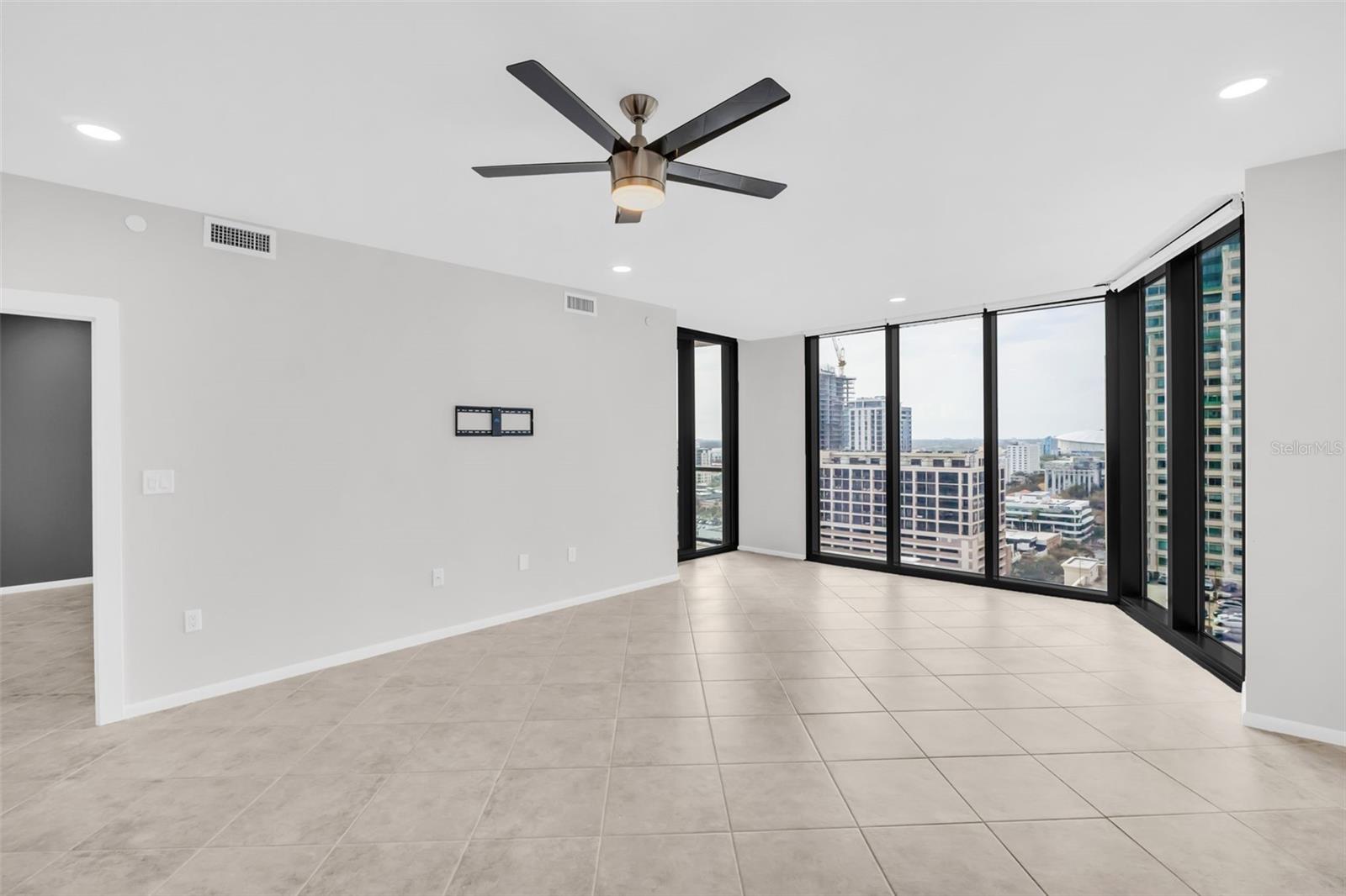 BAYFRONT TOWER CONDO - Residential Lease