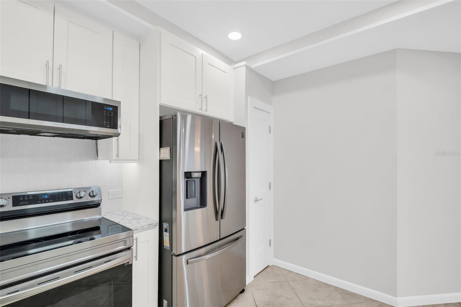 BAYFRONT TOWER CONDO - Residential Lease