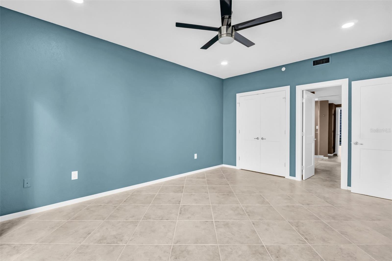 BAYFRONT TOWER CONDO - Residential Lease