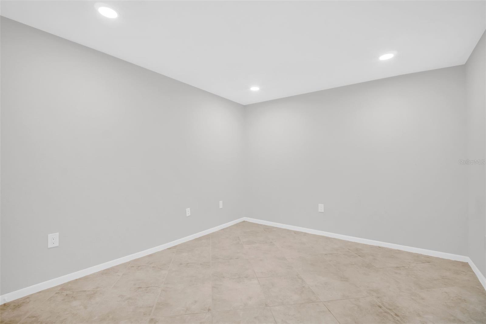 BAYFRONT TOWER CONDO - Residential Lease