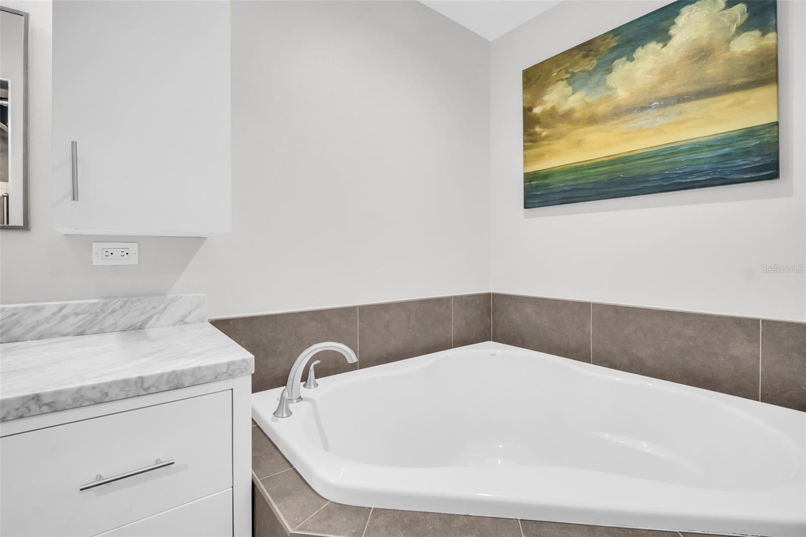 BAYFRONT TOWER CONDO - Residential Lease