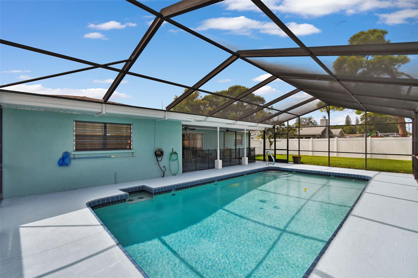 PINE LAKES - Residential