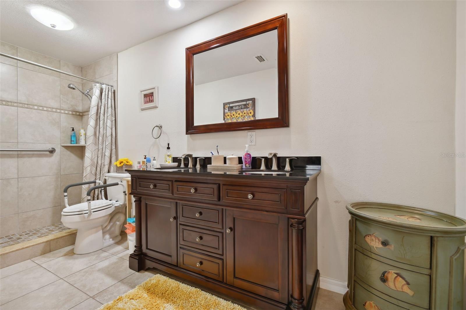 PINE LAKES - Residential