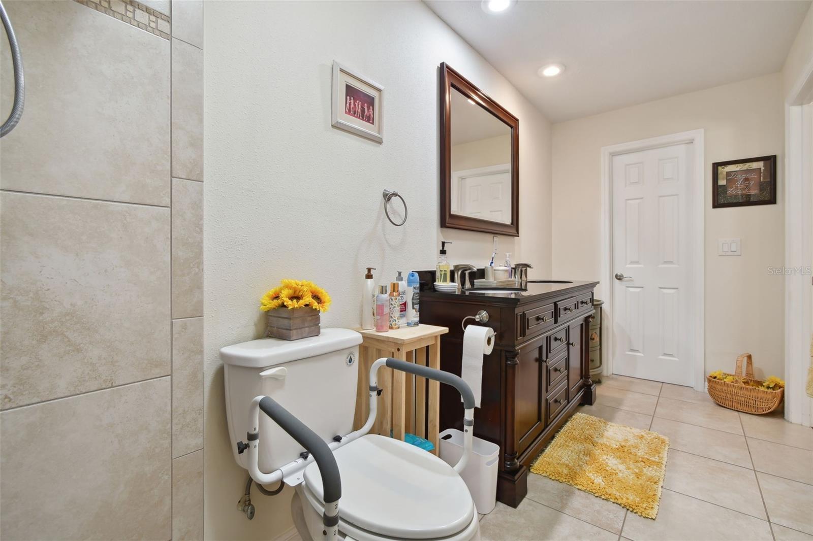 PINE LAKES - Residential