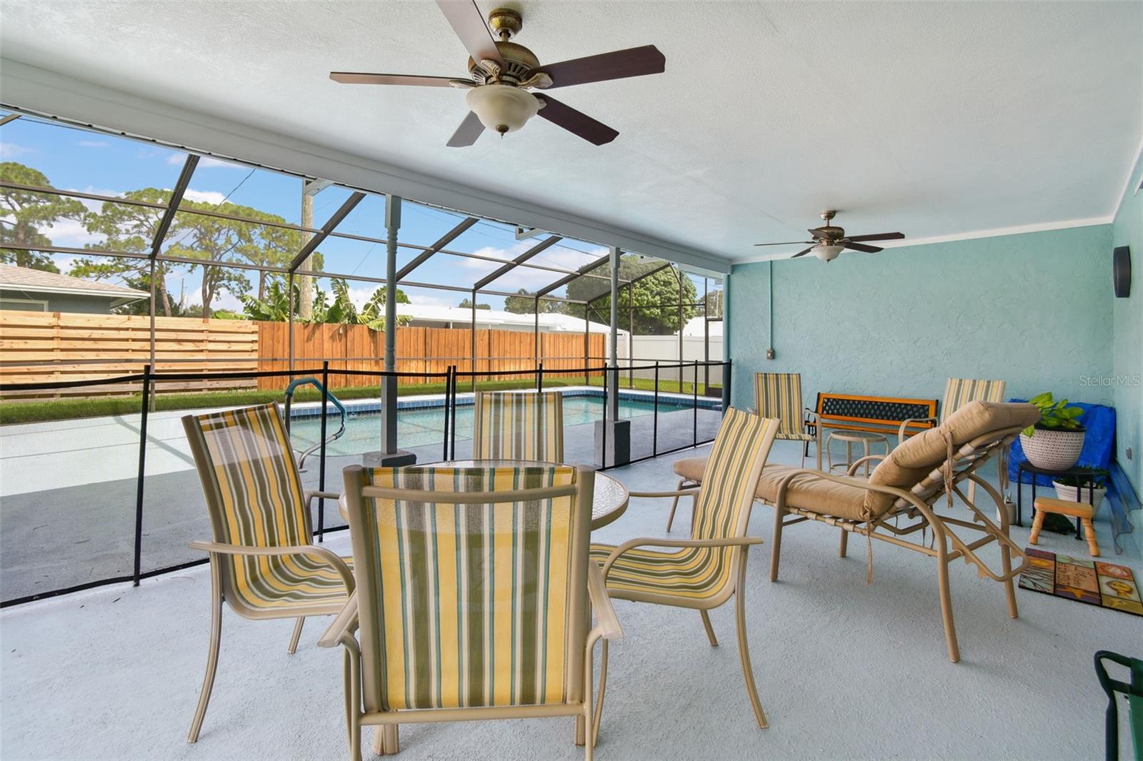 PINE LAKES - Residential