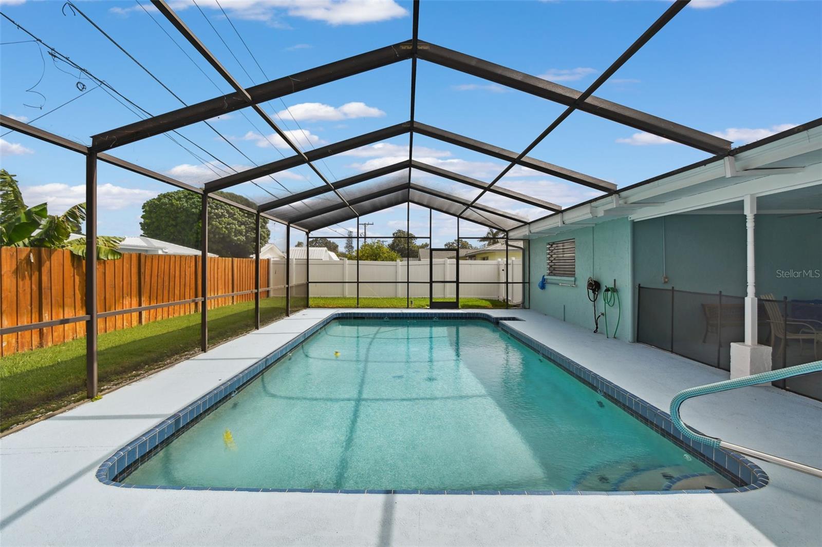 PINE LAKES - Residential