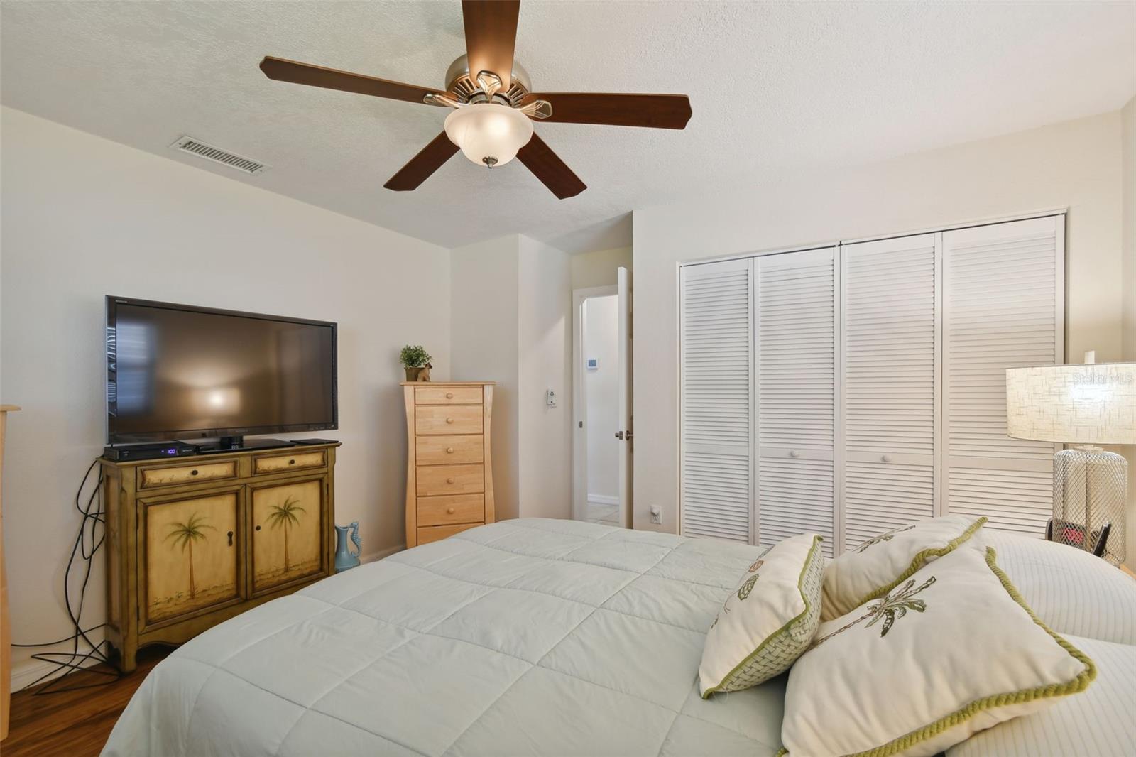 PINE LAKES - Residential