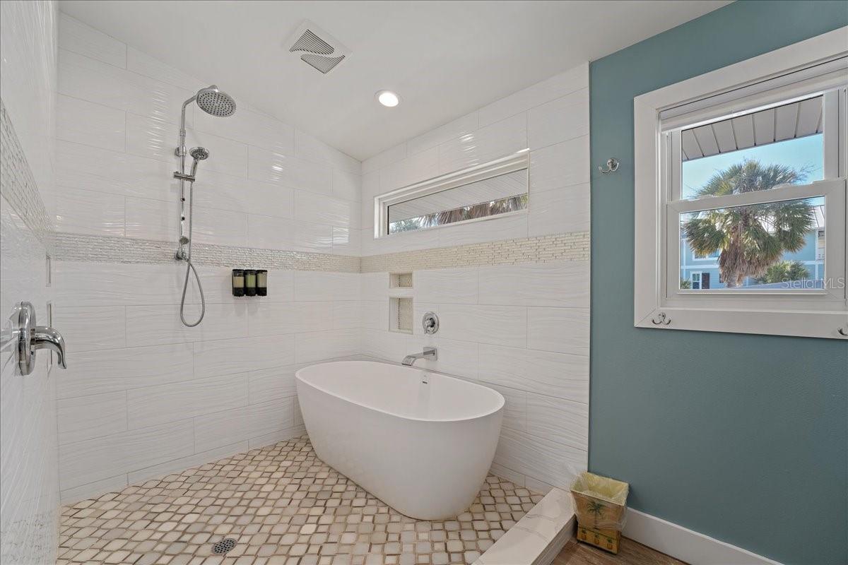 ANNA MARIA BEACH - Residential