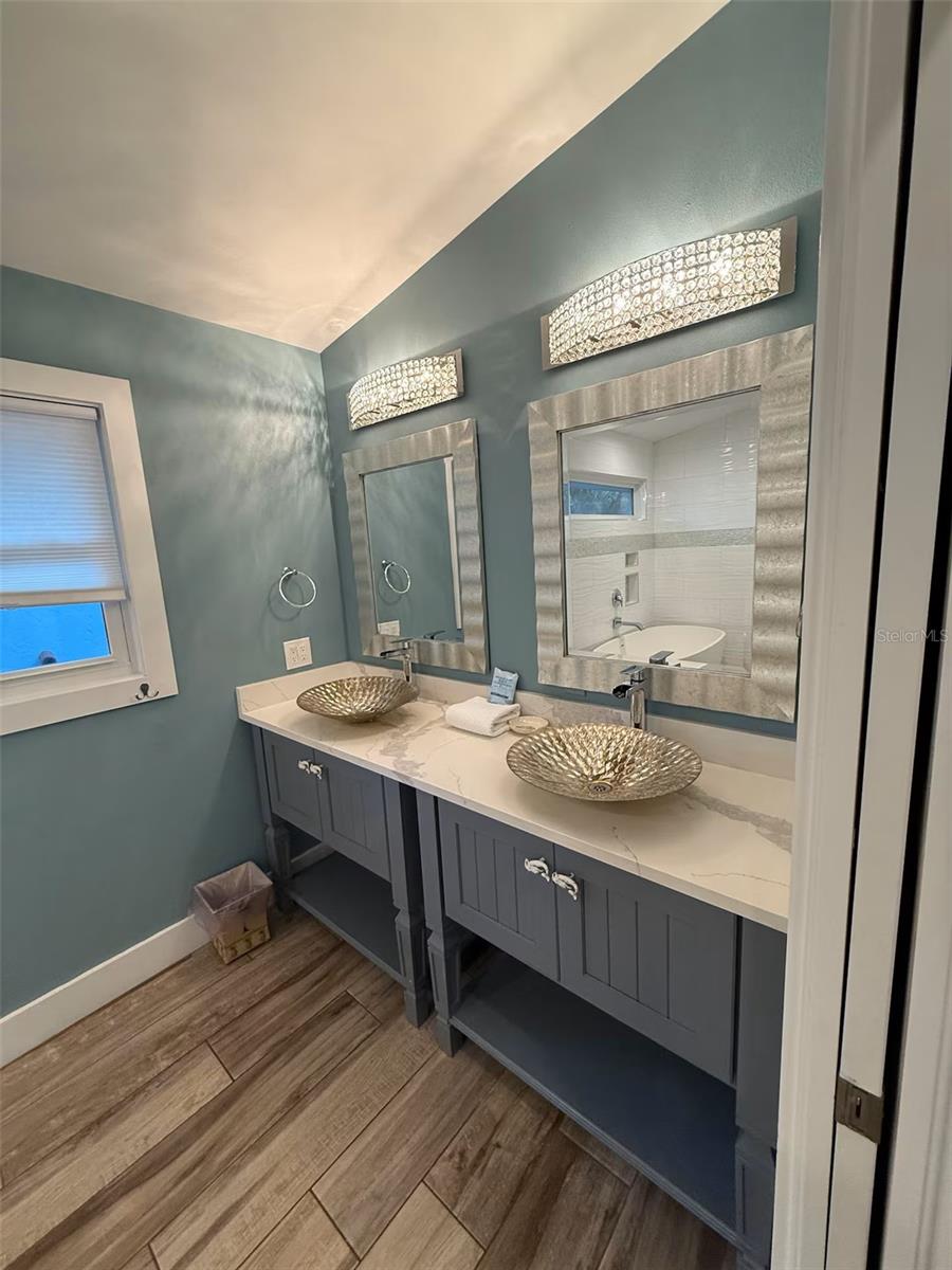 ANNA MARIA BEACH - Residential