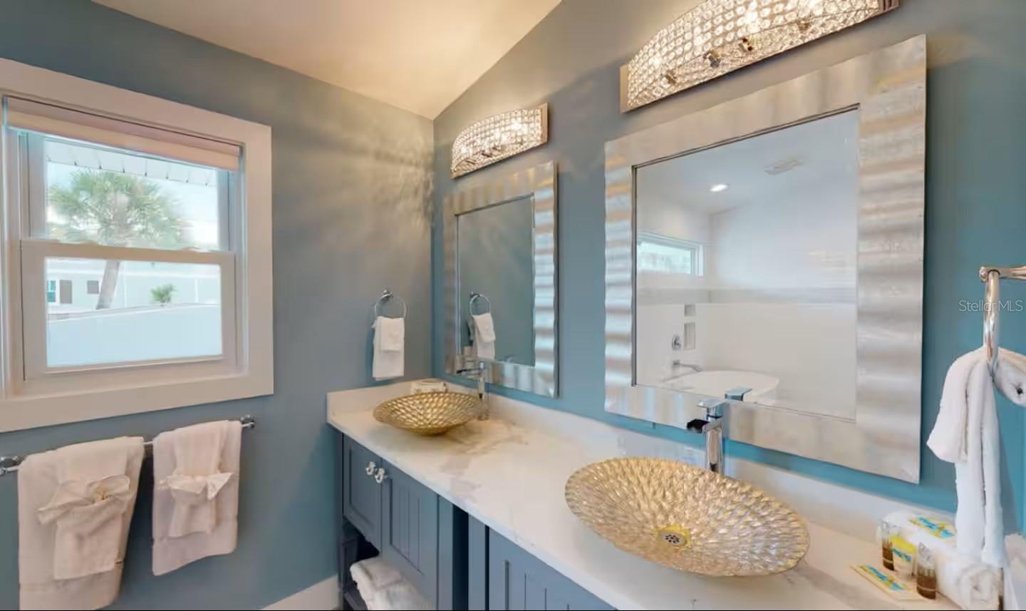 ANNA MARIA BEACH - Residential