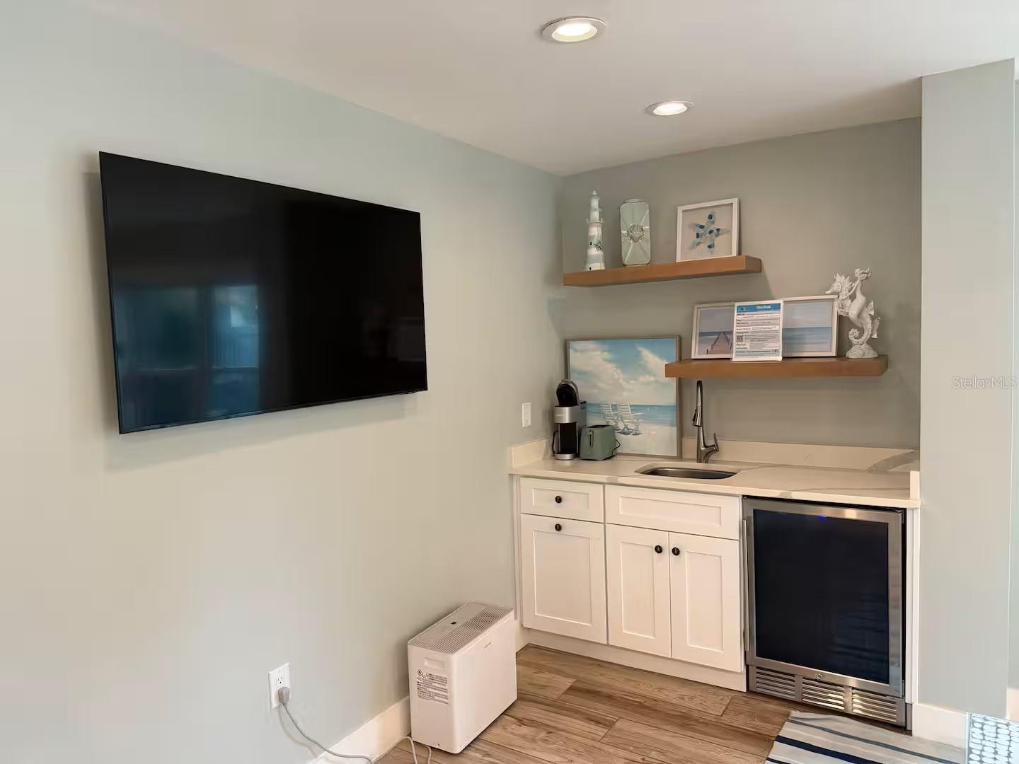 ANNA MARIA BEACH - Residential