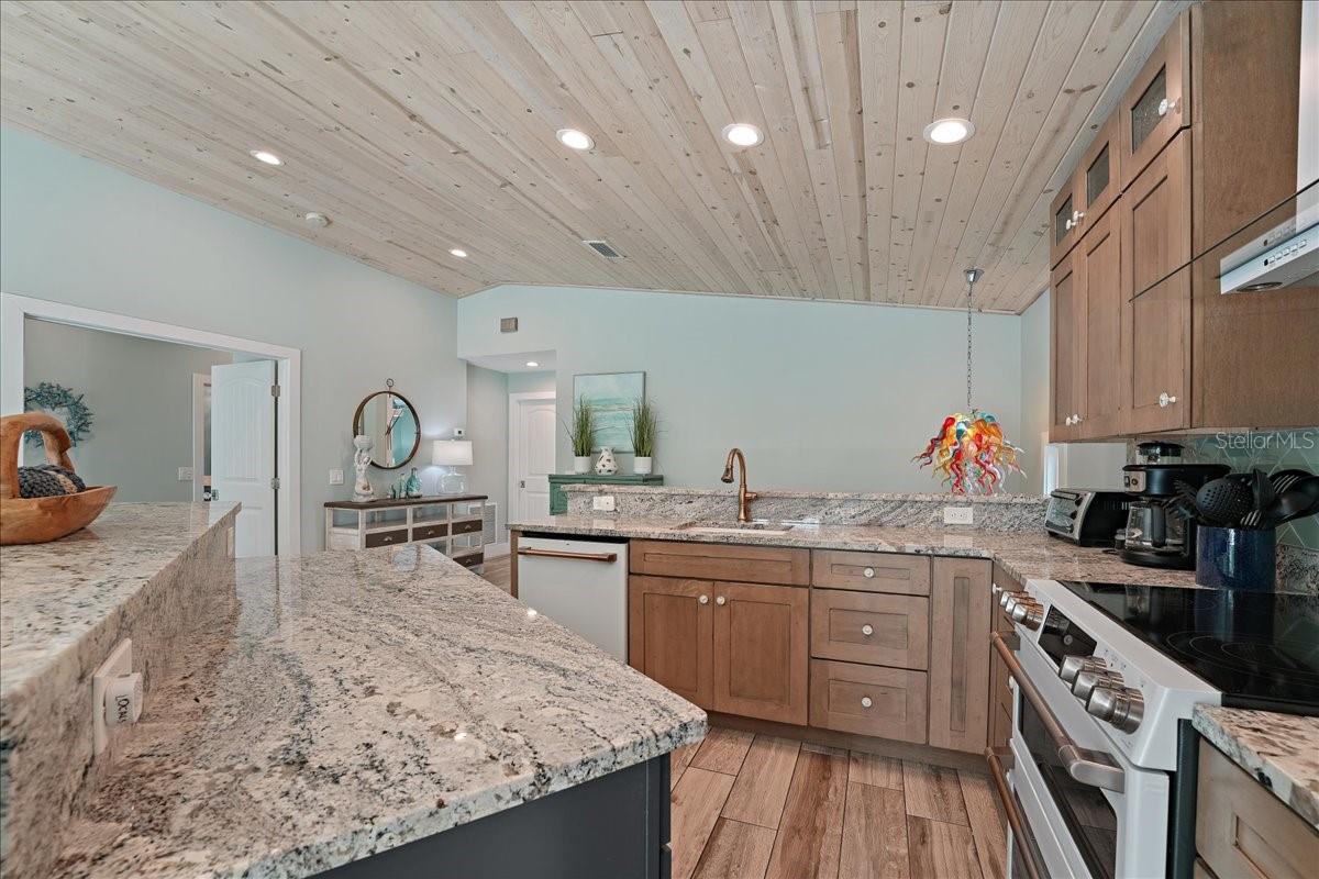 ANNA MARIA BEACH - Residential