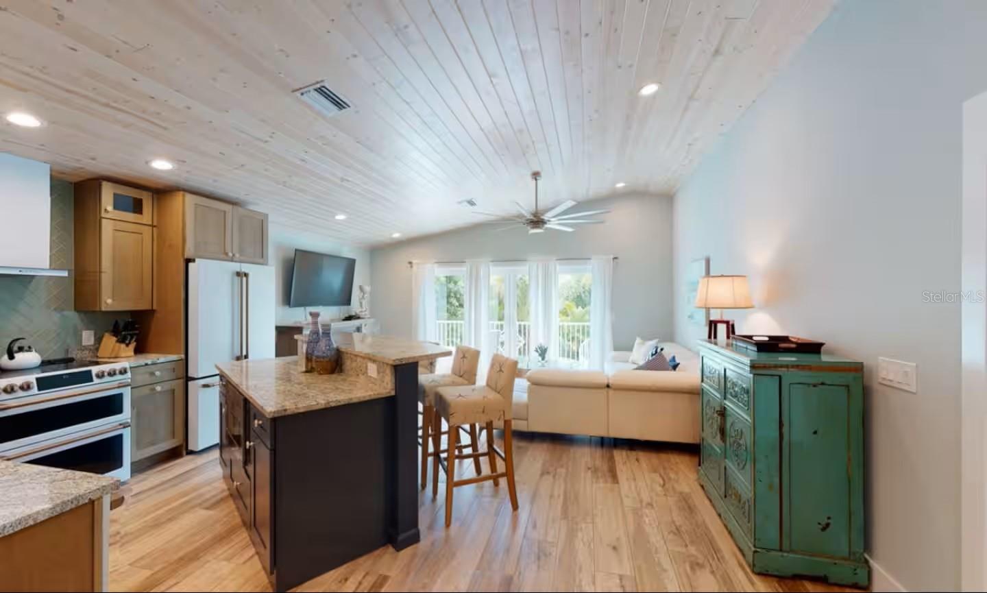 ANNA MARIA BEACH - Residential