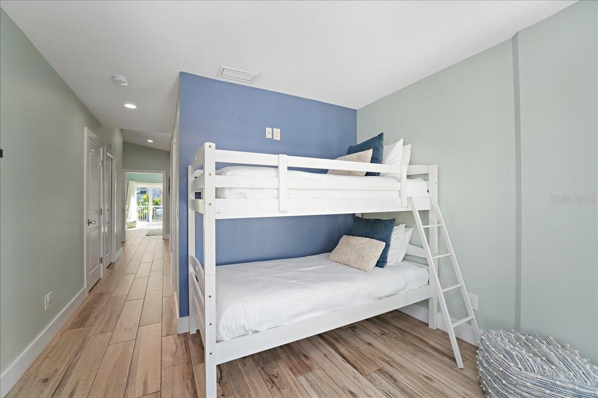 ANNA MARIA BEACH - Residential