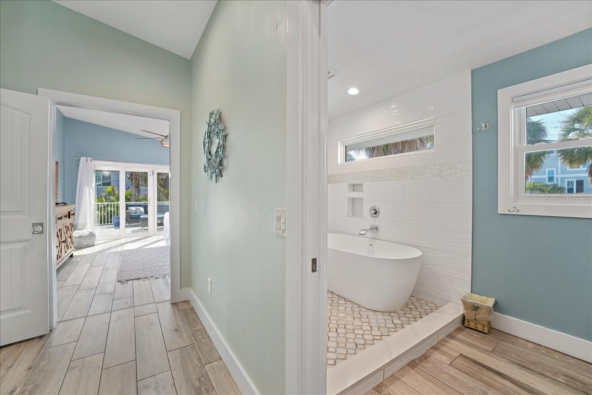 ANNA MARIA BEACH - Residential