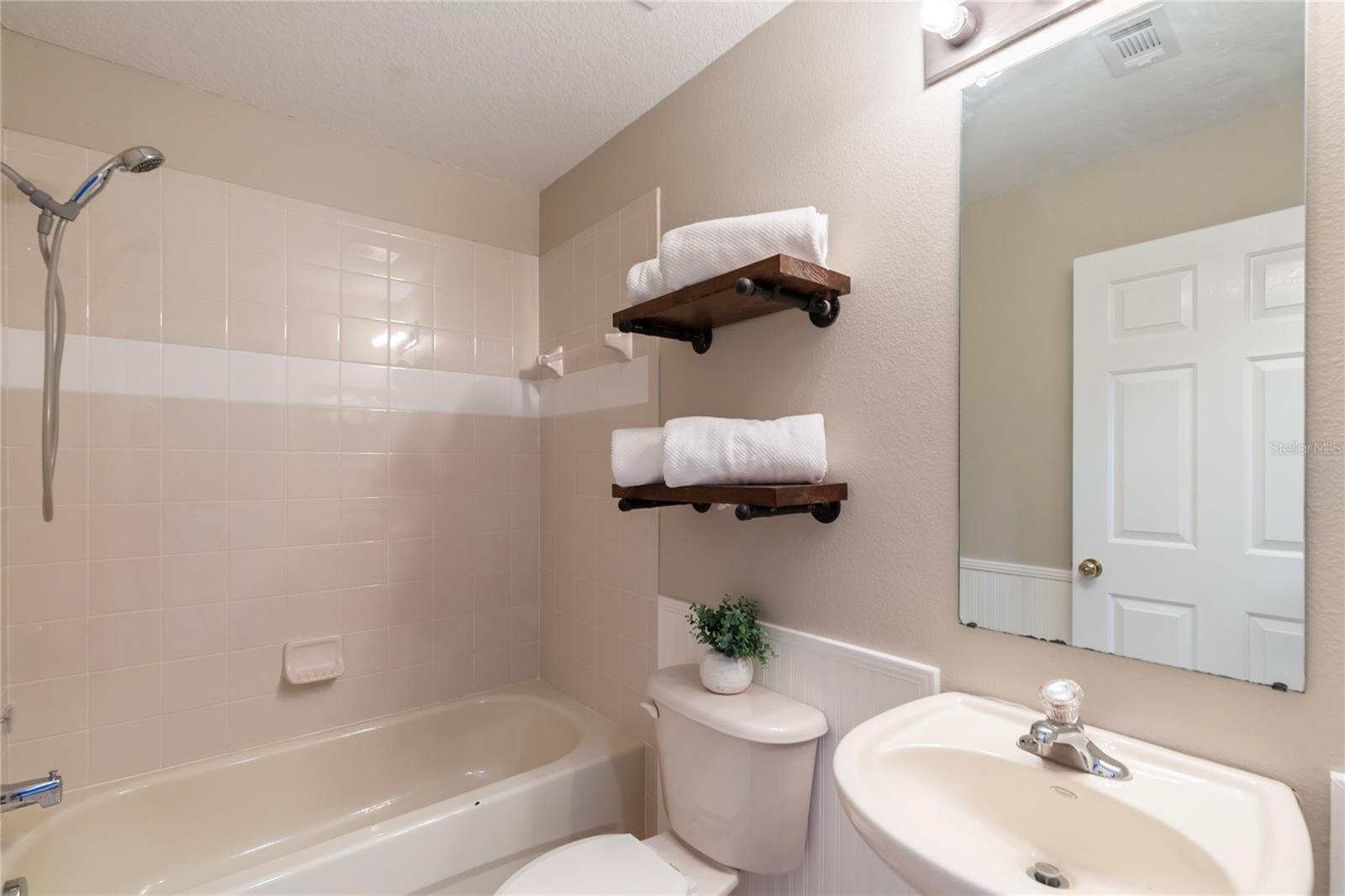 CONCORD STATION PH 01 UNITS C D E & F - Residential