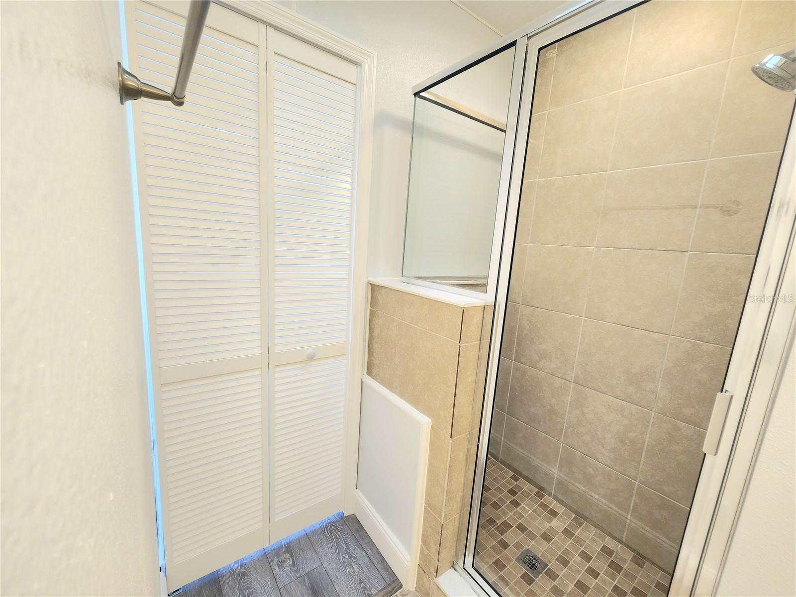 ISLAND CLUB WEST PH 02 - Residential Lease