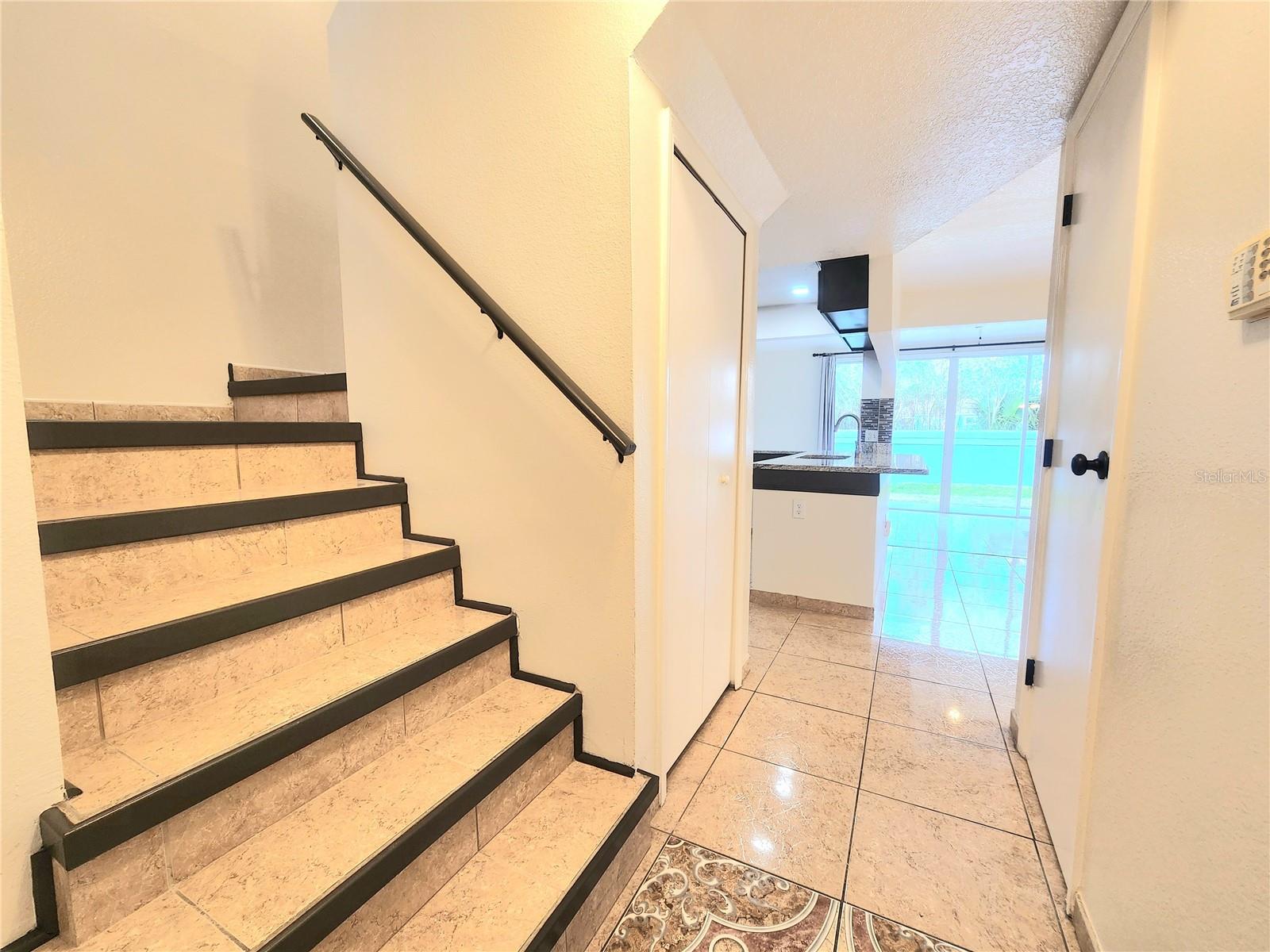 ISLAND CLUB WEST PH 02 - Residential Lease