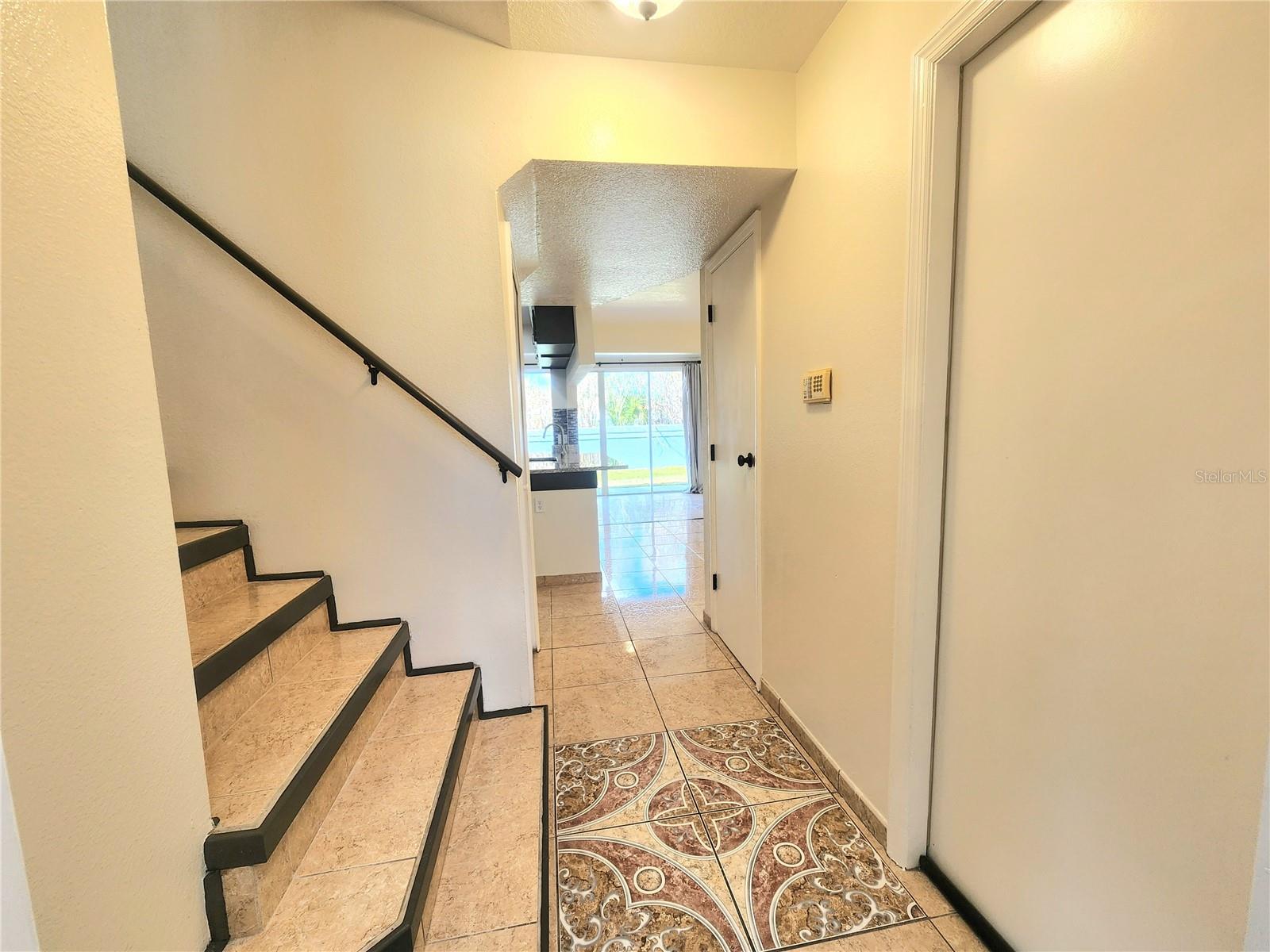 ISLAND CLUB WEST PH 02 - Residential Lease
