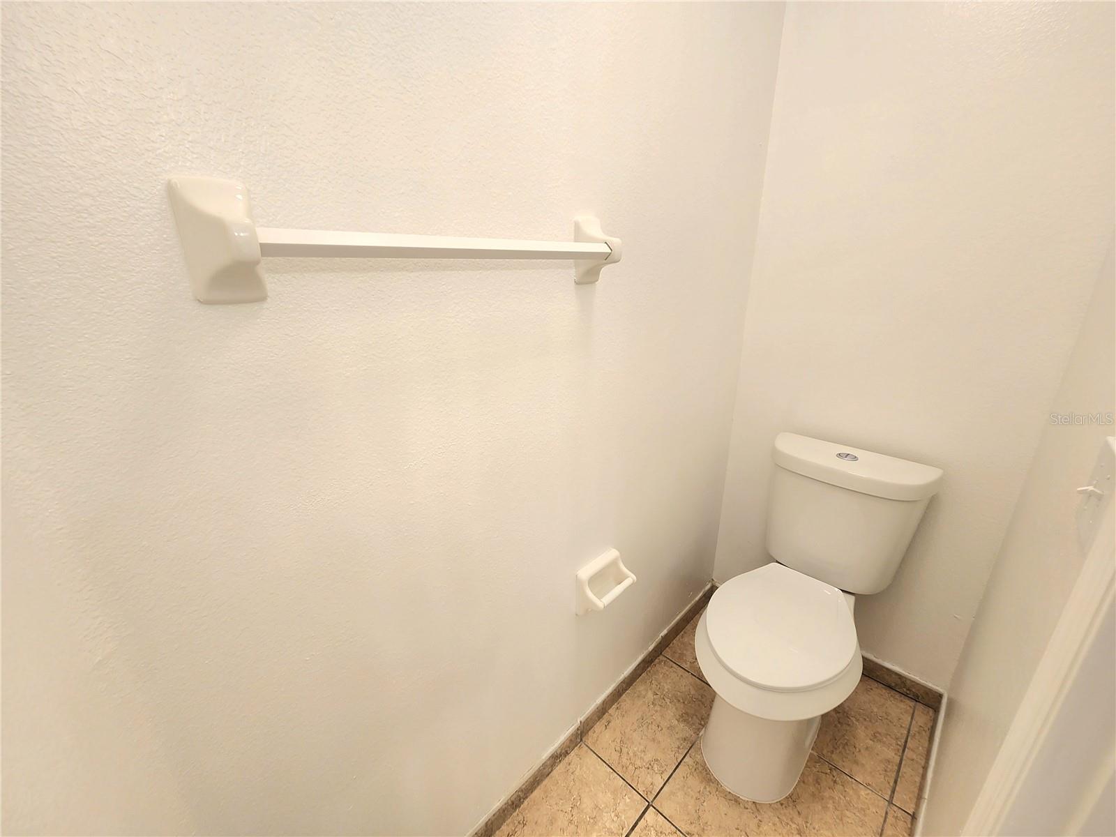 ISLAND CLUB WEST PH 02 - Residential Lease