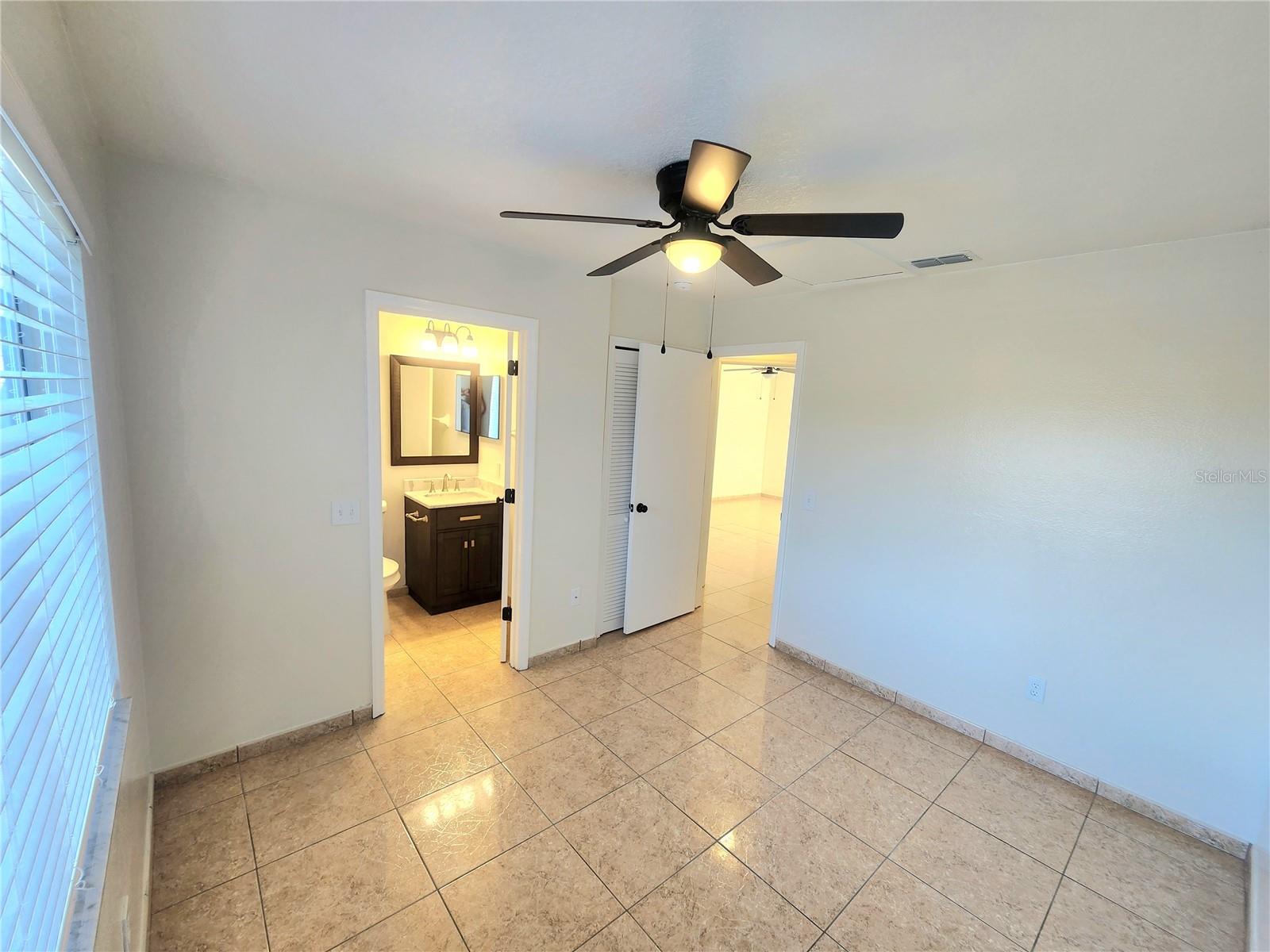 ISLAND CLUB WEST PH 02 - Residential Lease
