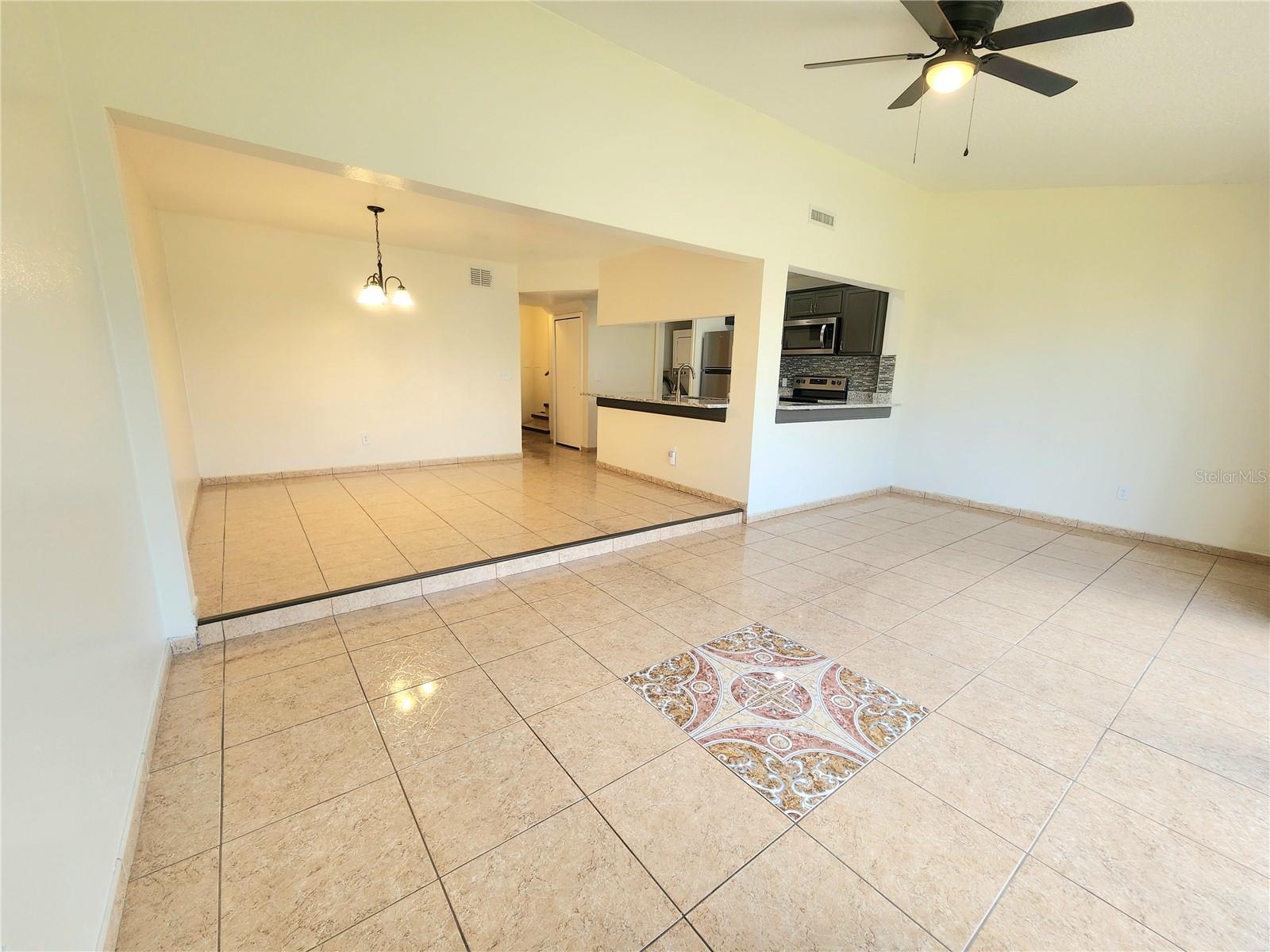 ISLAND CLUB WEST PH 02 - Residential Lease