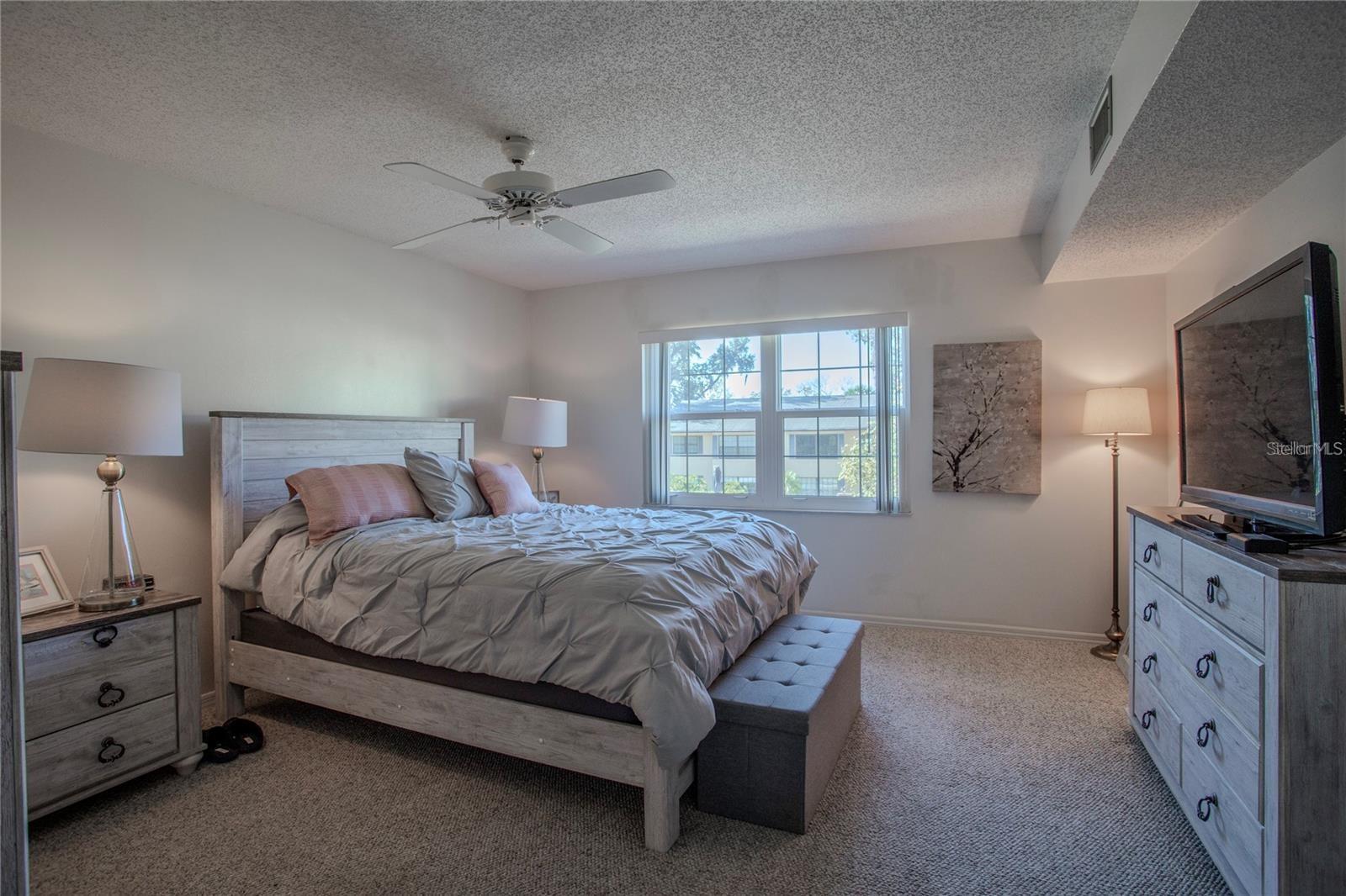 MOUNT DORA LAKEWOOD CONDOMINIUM - Residential