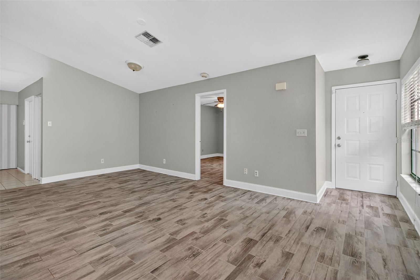 CARROLLWOOD SPRGS CLUSTER HMS - Residential