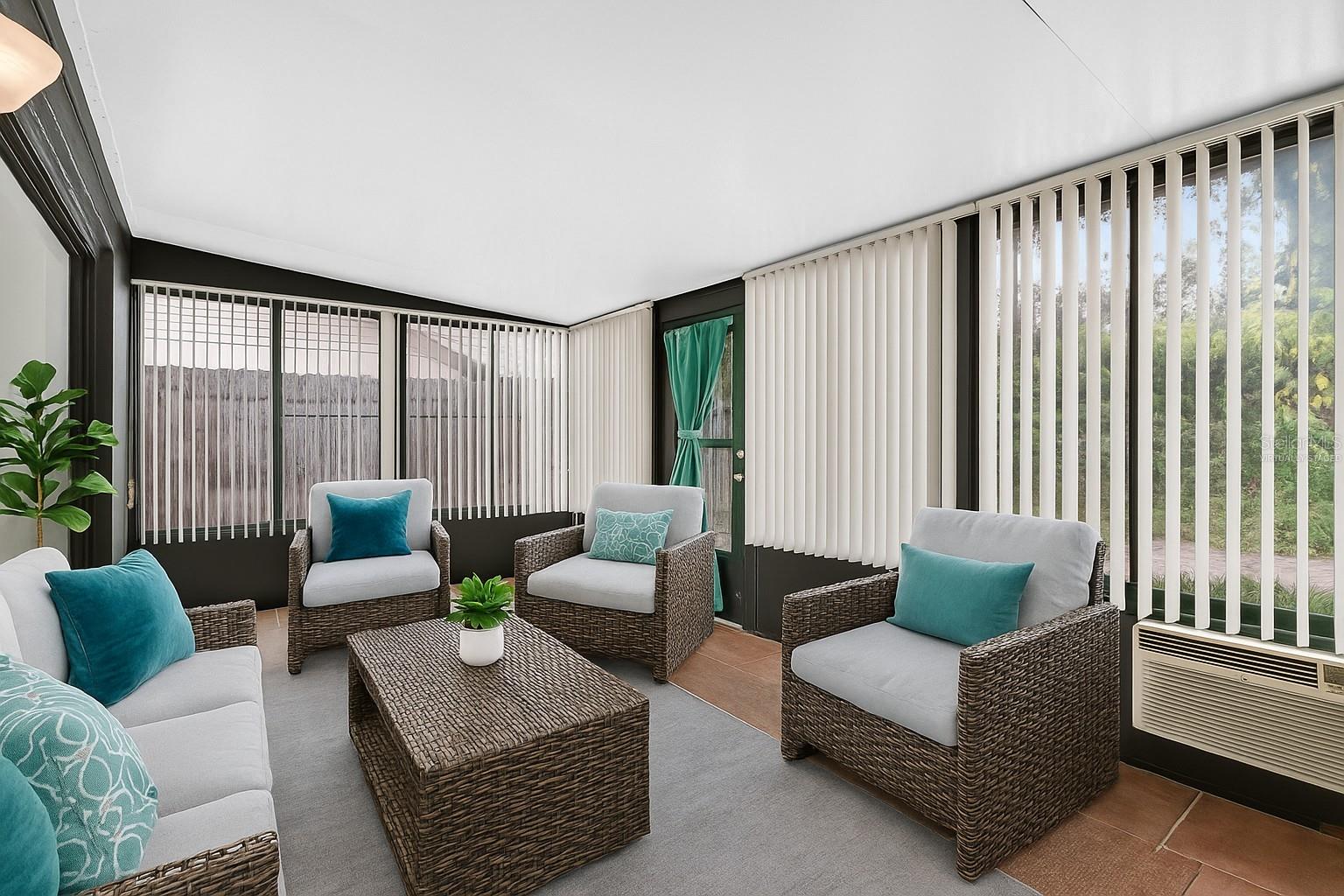 CARROLLWOOD SPRGS CLUSTER HMS - Residential