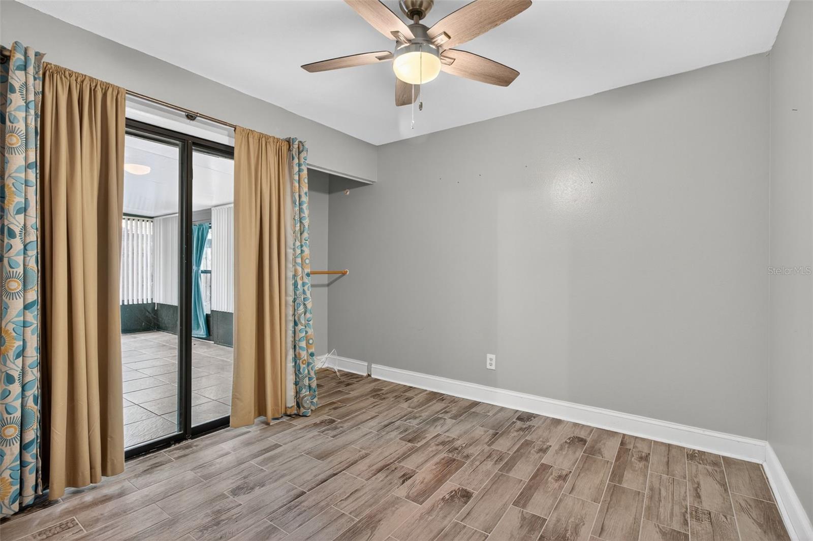 CARROLLWOOD SPRGS CLUSTER HMS - Residential