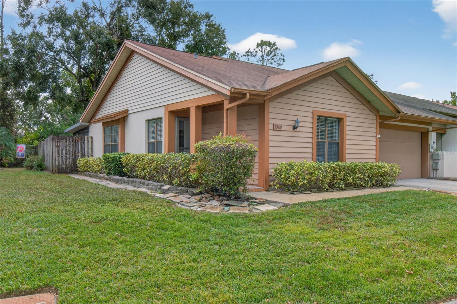 CARROLLWOOD SPRGS CLUSTER HMS - Residential