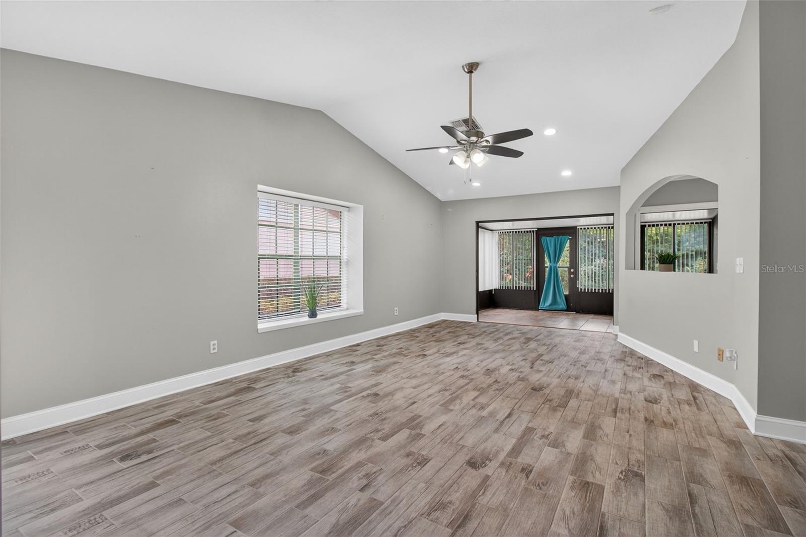 CARROLLWOOD SPRGS CLUSTER HMS - Residential