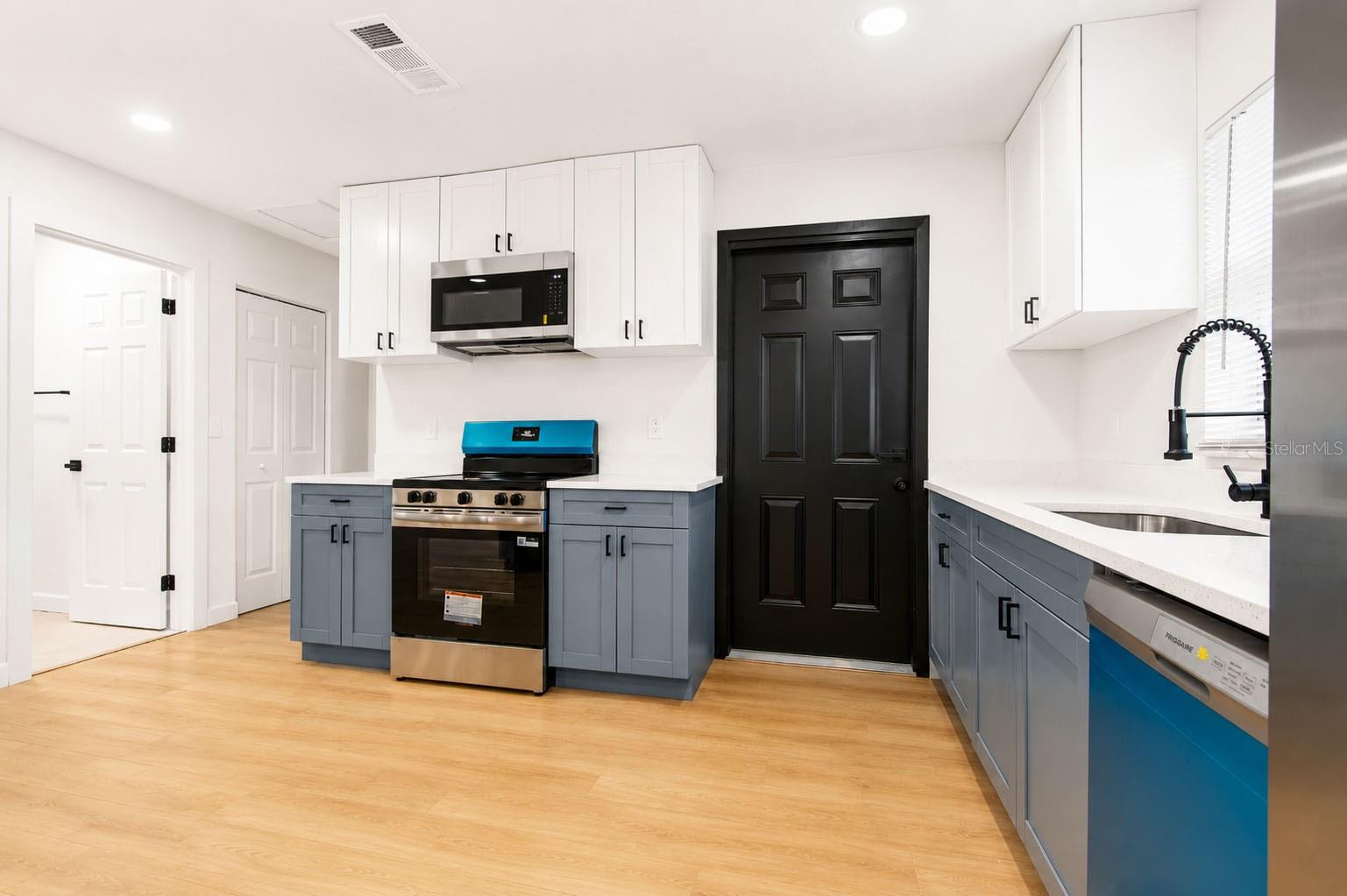SPRING HILL - Residential