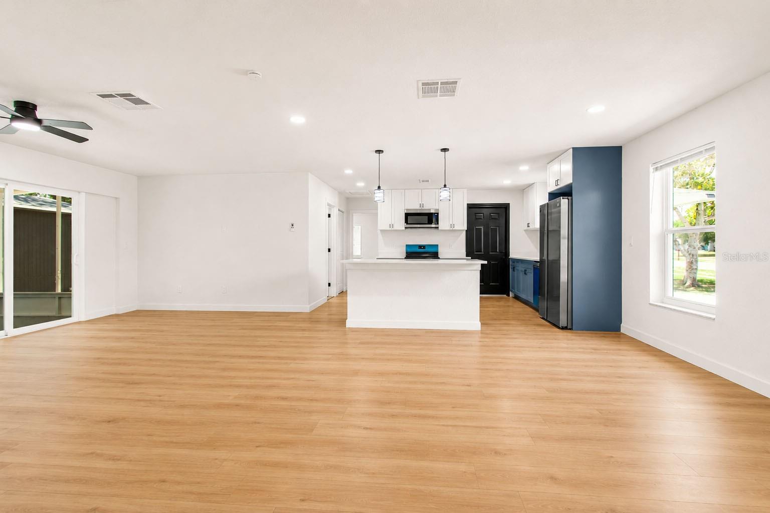 SPRING HILL - Residential