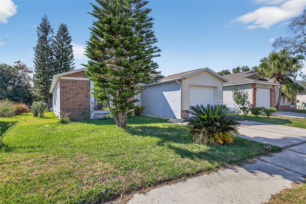 Photo of 1535 Thistledown Drive, Brandon, FL 33510 (MLS # TB8461099)